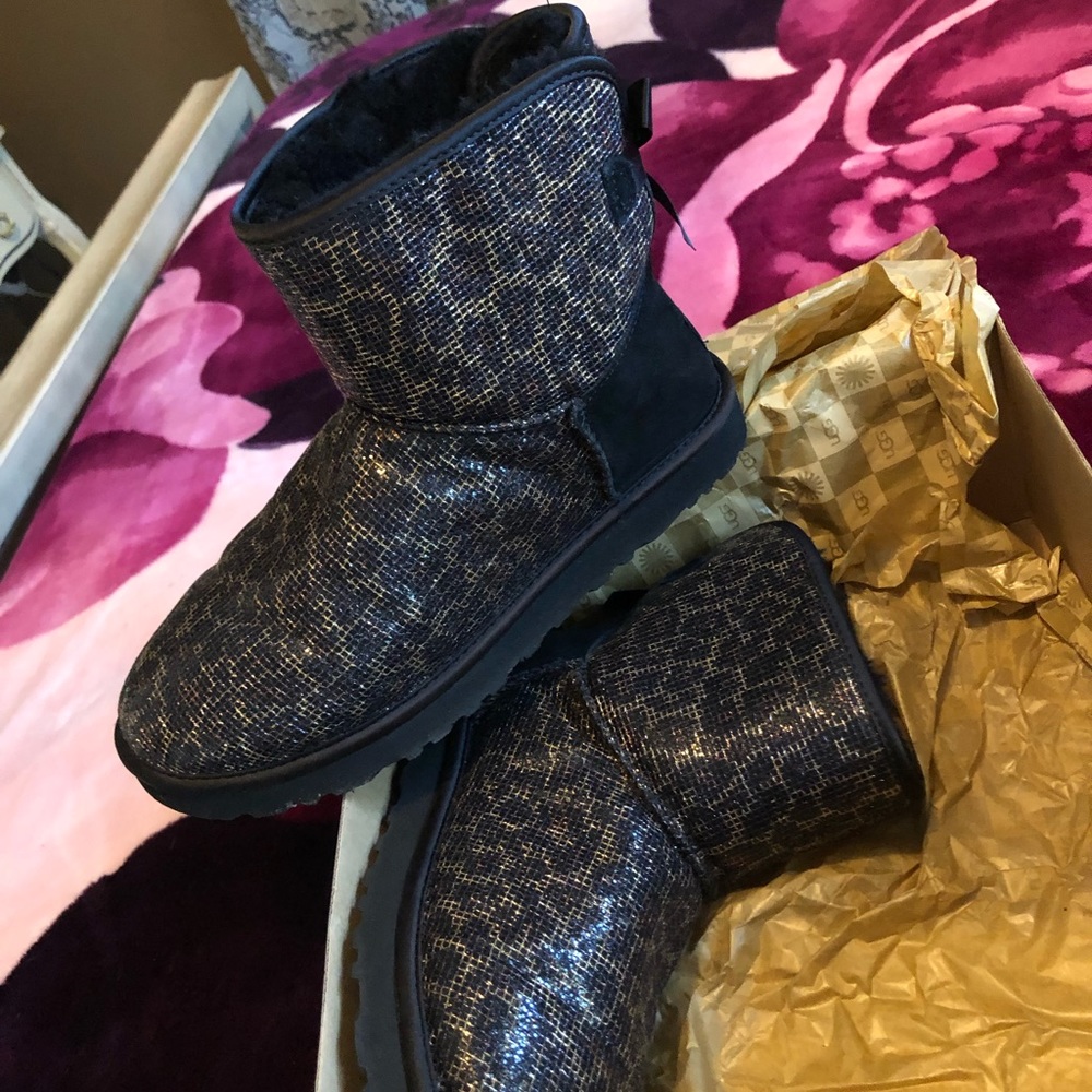 **UGG Boots** - Picture 5 of 8